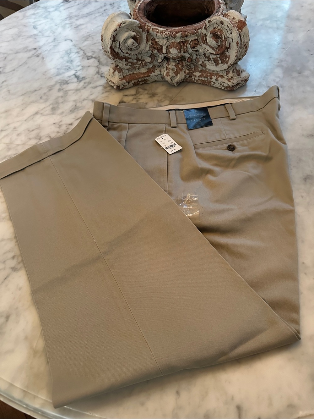 Brooks Brothers, Elliot Chino Pants. NWT. 40/32